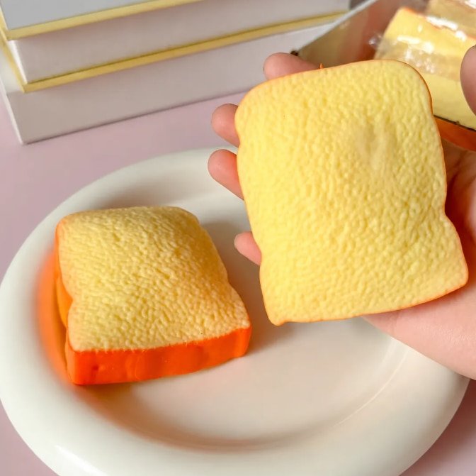 Crunchy bread Squishy Stress Ball - jucarie squishy antistres crunch model paine felie