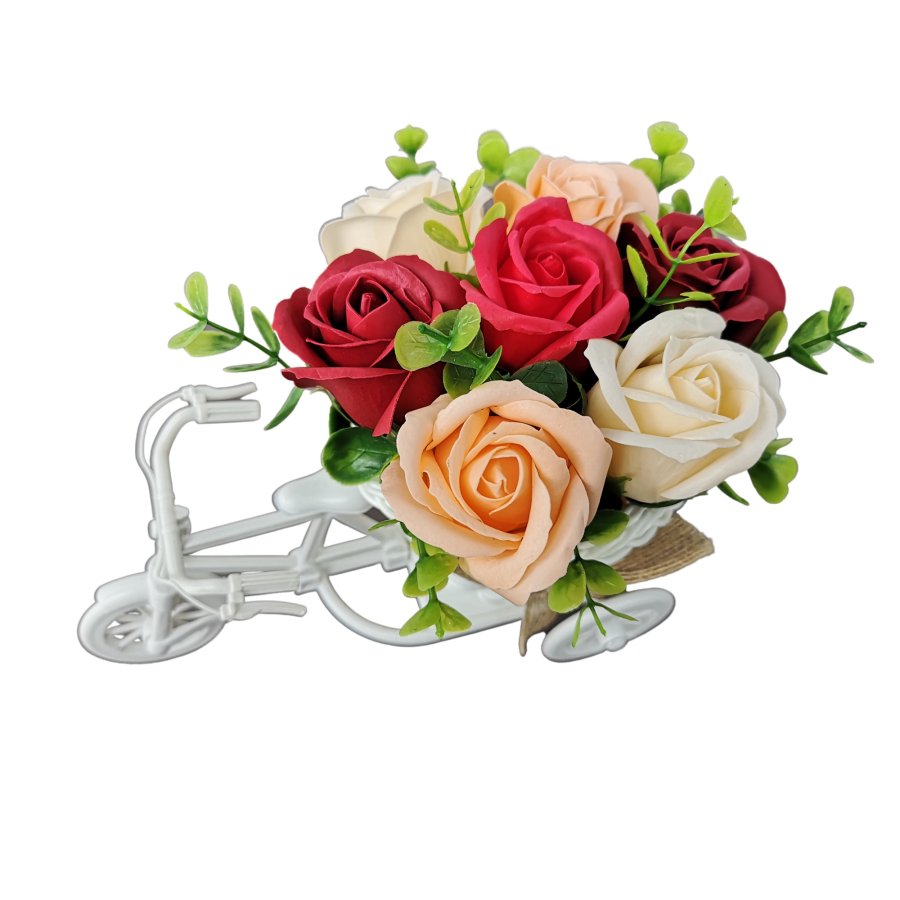 Aranjament floral cu 7 trandafiri din sapun, DADY, realizat in bicicleta decorativa