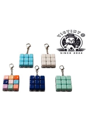 Jucarie interactiva breloc VICTINY® pentru baieti, culoare random mini tastatura anti-stres culori pline lucios, 9 taste cu lumini