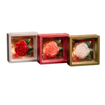 Set 3 trandafiri Martisoare din sapun parfumat si flori criogenate VICTINY® albastru/roz/mov/portocaliu 4 cm, in cutie vitrina alba cu snur ( turnate si pictate manual )