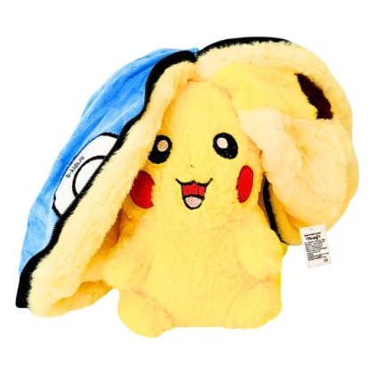 Jucarie de Plus Pikachu cu Patura Tip Pokeball, 2 in 1, Perna si Jucarie de Plus, Galben/Albastru, Moale si Pufoasa