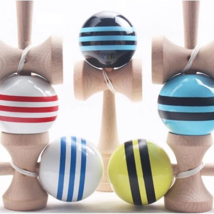 Kendama din lemn VICTINY® 18 cm, model design 3 dungi pe culoare, suprafata antialunecare, culoare surpriza, multicolor