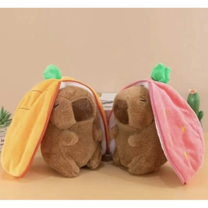 Set 2 Capybara plush capsunica si morcovel VICTINY® maro / verde /rosu / portocaliu 25 cm